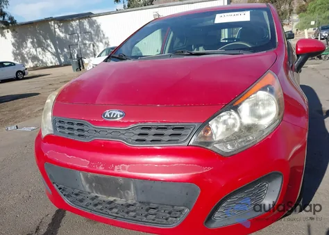 2013 Kia Rio Lx z USA, uszkodzony, nr VIN KNADM5A36D6153011